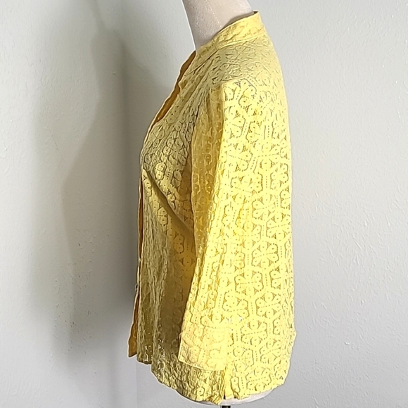 Rebecca Malone Yellow Lace Buttondown Top, Size Medium - Picture 6 of 9